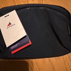 ALPAKA Flight Sling 2L - Japan Edition